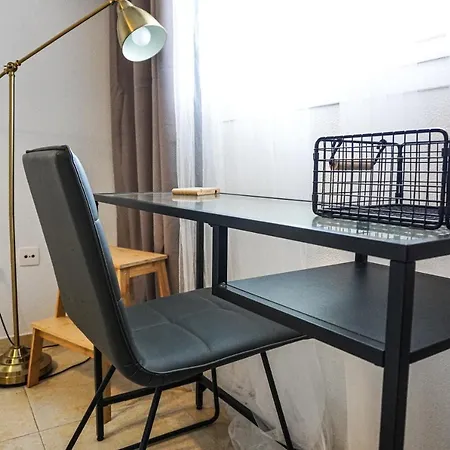 Comfortable Duplex With Garage And Working Space アパート *
