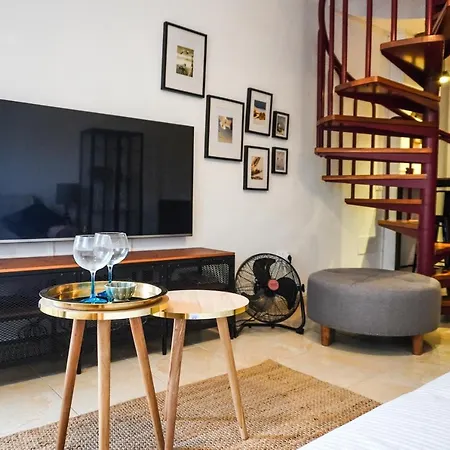 Comfortable Duplex With Garage And Working Space アパート プエルティト・デ・グイマル