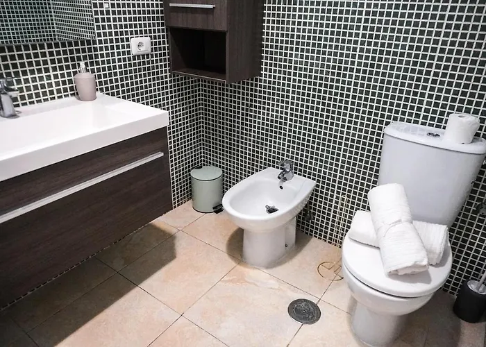 Comfortable Duplex With Garage And Working Space *