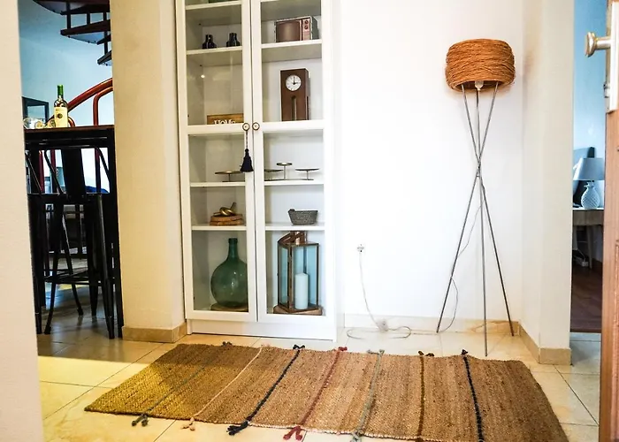 Apartment Comfortable Duplex With Garage And Working Space