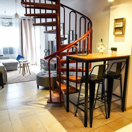 Apartmán Comfortable Duplex With Garage And Working Space